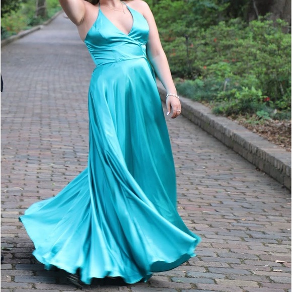 Prom dress - Picture 1 of 5